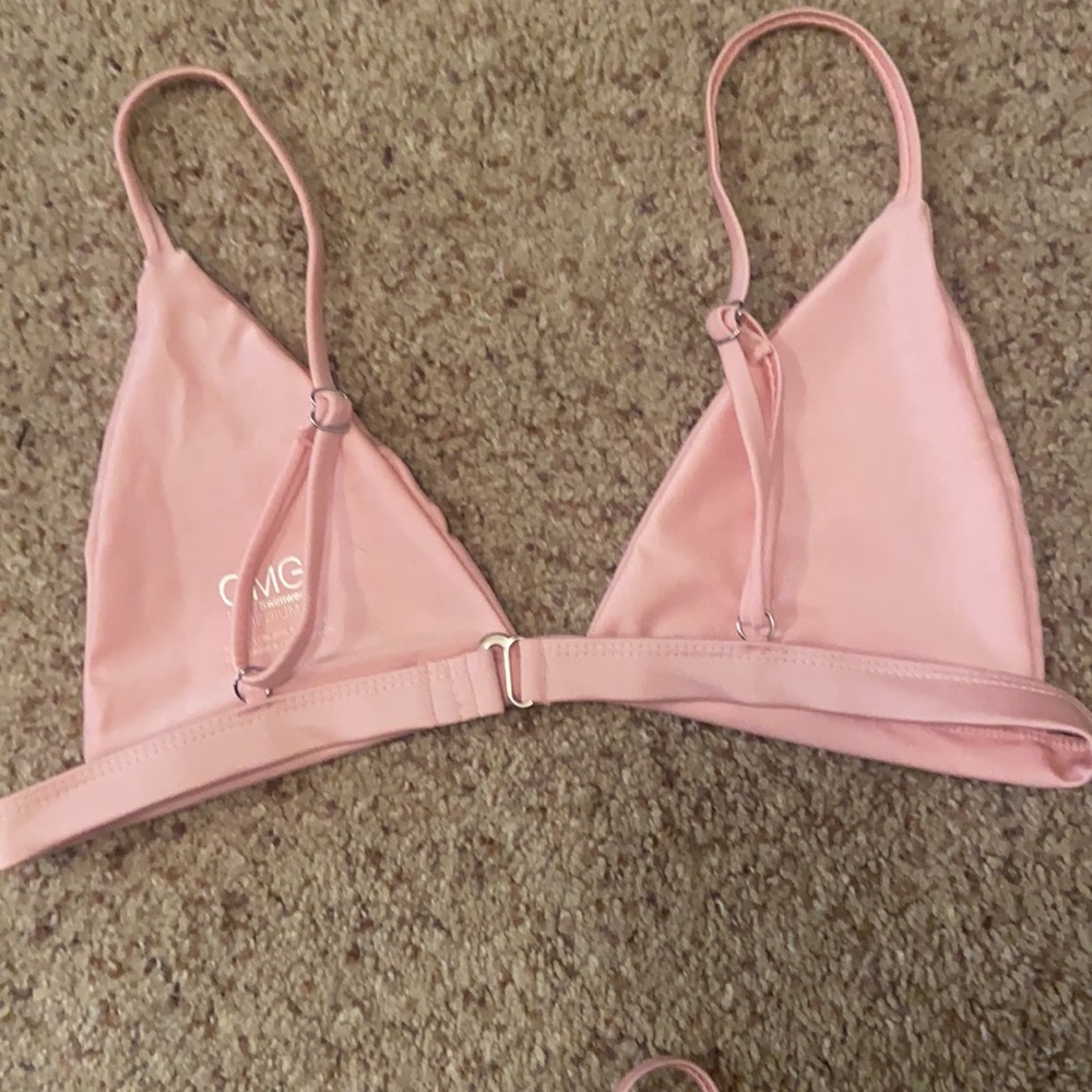 Bikini - Picture 2 of 3